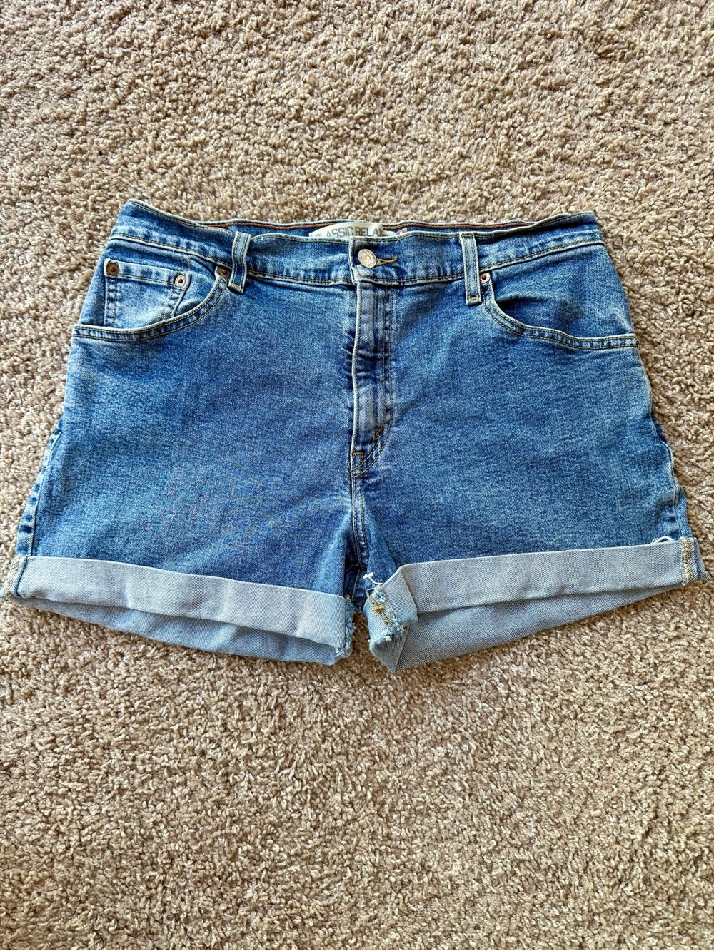Levi’s Classic Blue Denim Cuffed Women's Shorts